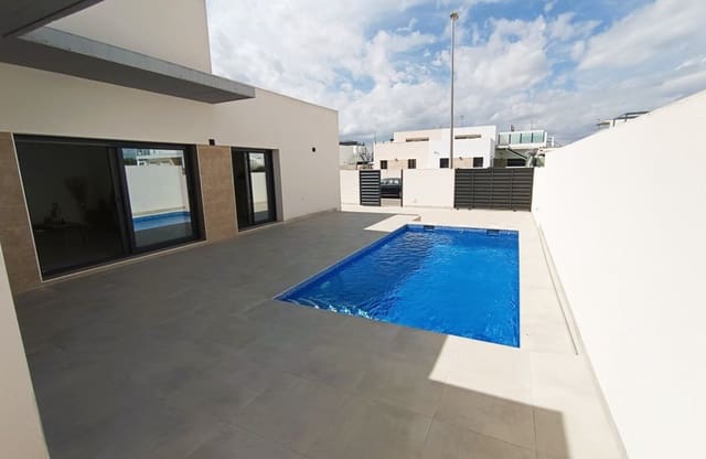 3 quarto Moradia para venda em Daya Nueva com piscina - 380 000 € (Ref: 9731317)