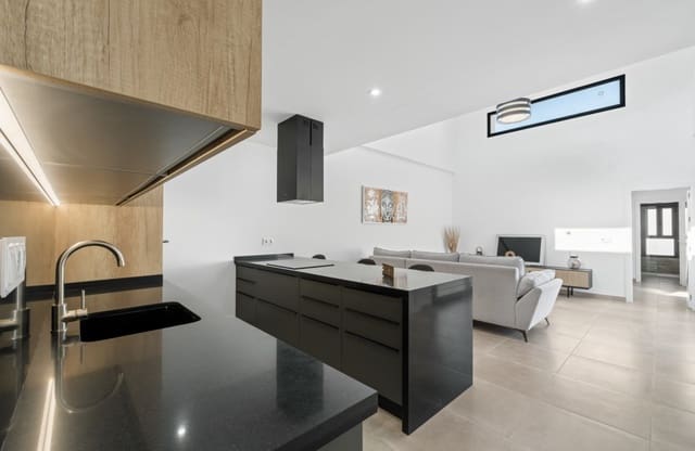 3 quarto Moradia para venda em Daya Nueva com piscina - 380 000 € (Ref: 9731317)