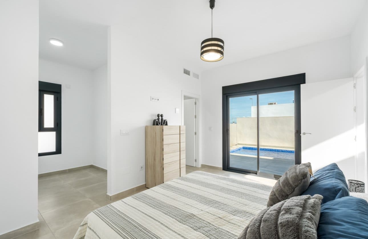 3 bedroom Villa for sale in Daya Nueva with pool - € 380,000 (Ref: 9731317)