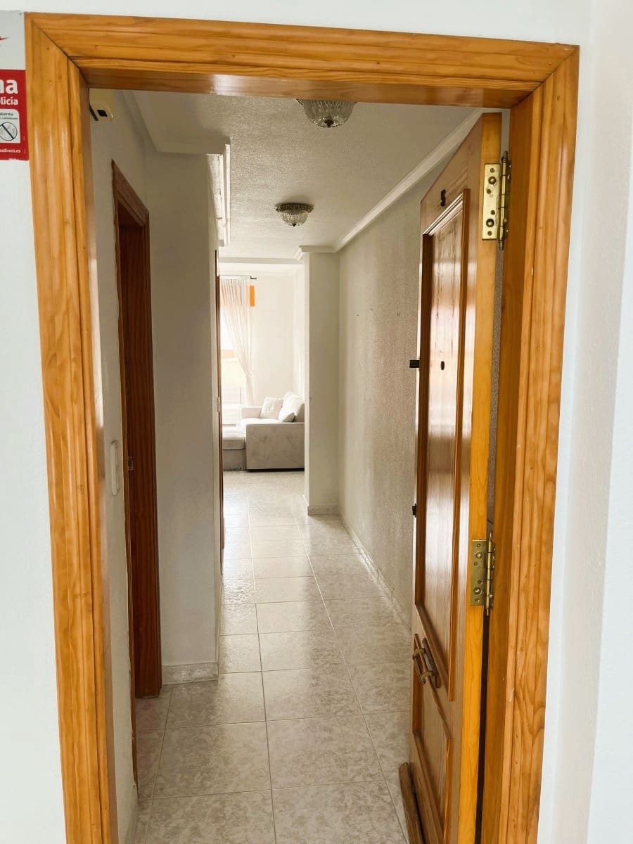 Apartamento de 3 habitaciones en Torrevieja en venta con piscina garaje - 184.900 € (Ref: 9731318)