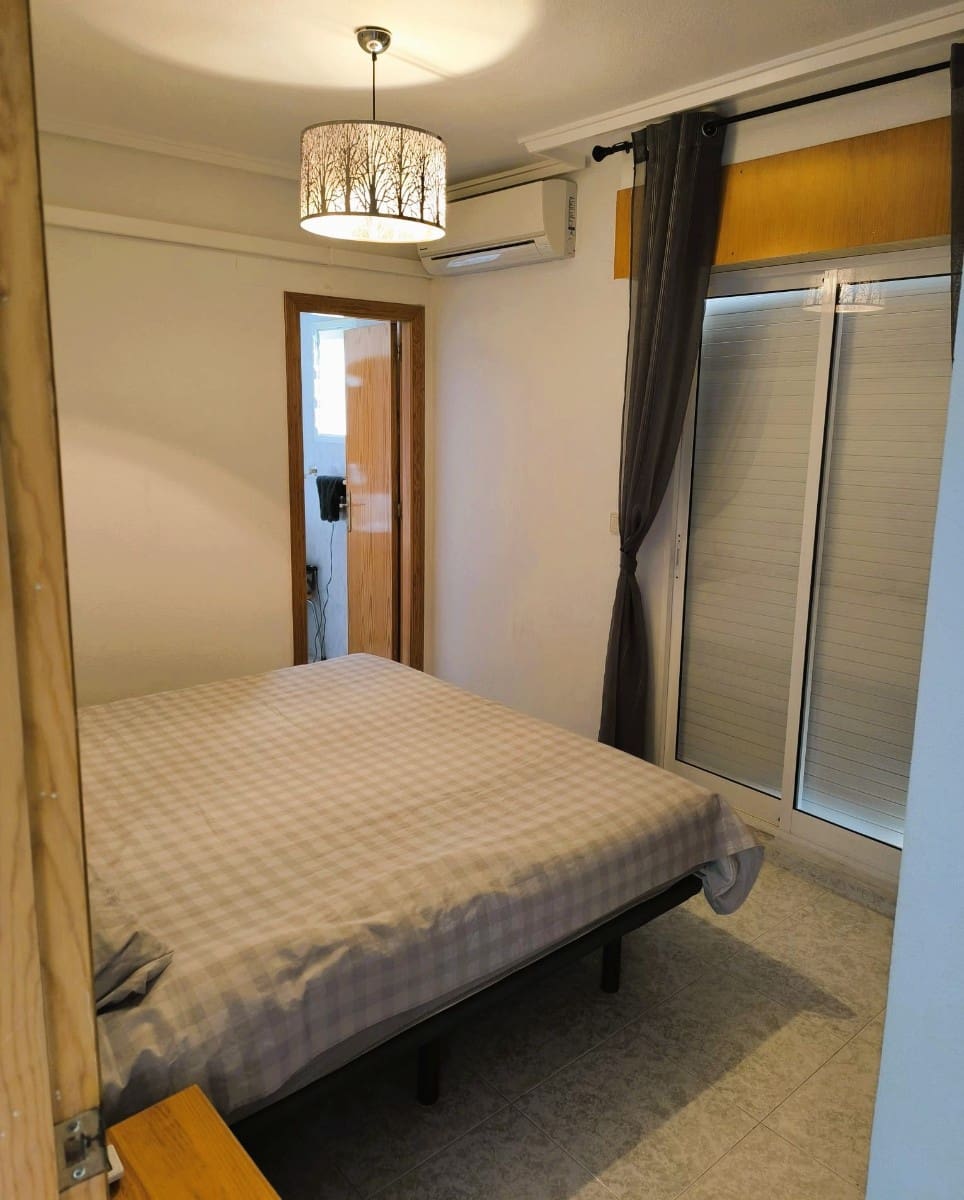 Apartamento de 3 habitaciones en Torrevieja en venta con piscina garaje - 184.900 € (Ref: 9731318)