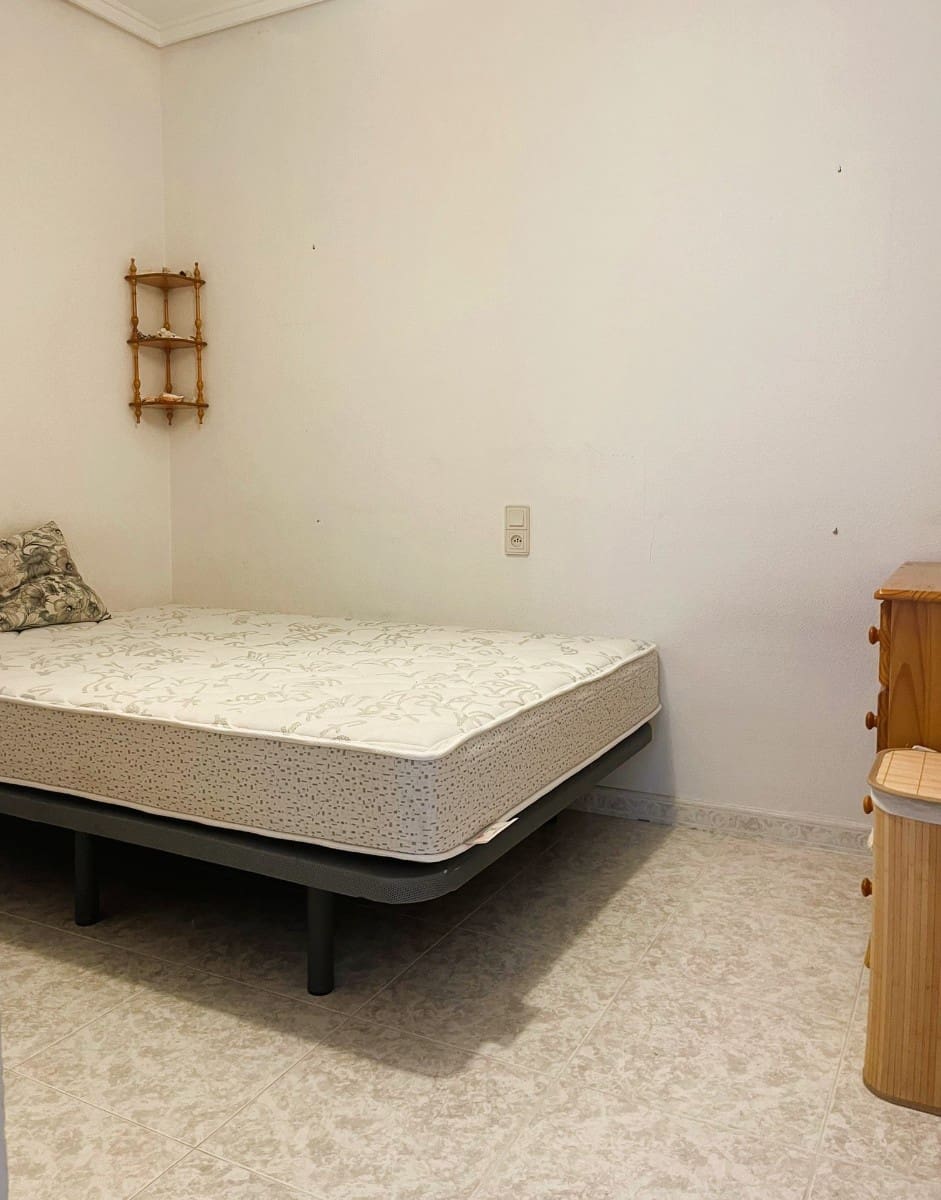 Apartamento de 3 habitaciones en Torrevieja en venta con piscina garaje - 184.900 € (Ref: 9731318)