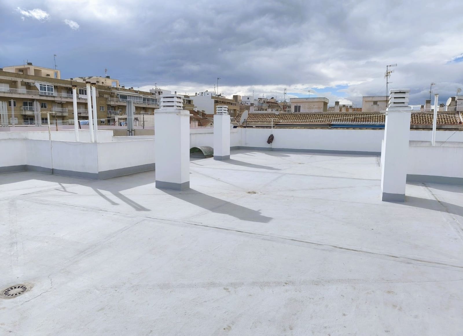 Apartamento de 3 habitaciones en Torrevieja en venta con piscina garaje - 184.900 € (Ref: 9731318)