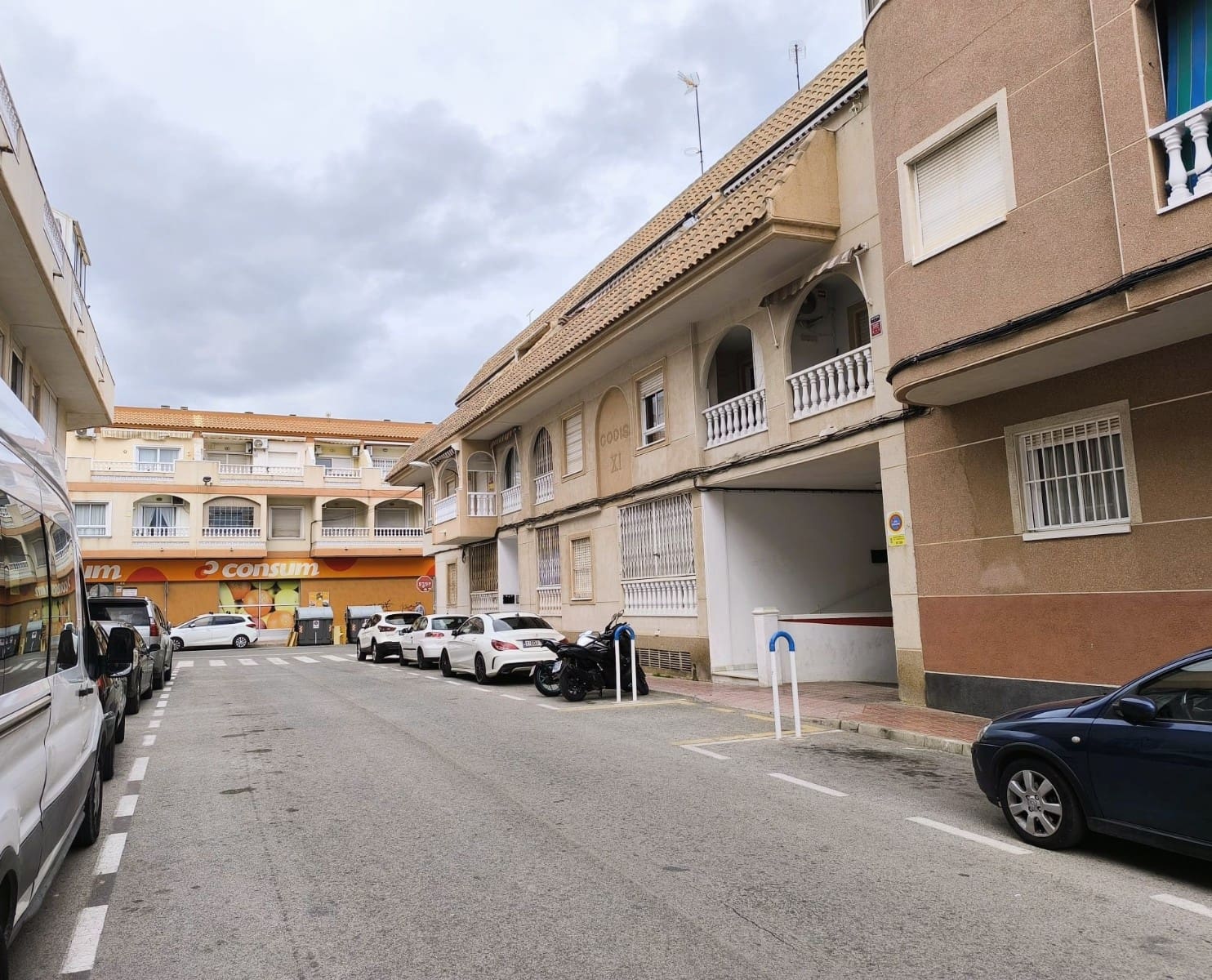 Apartamento de 3 habitaciones en Torrevieja en venta con piscina garaje - 184.900 € (Ref: 9731318)