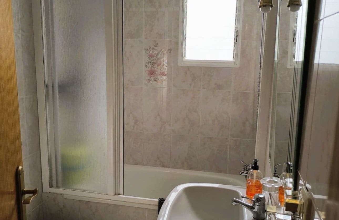 3 soveværelse Strandlejlighed til salg i Torrevieja med swimmingpool garage - € 158.900 (Ref: 9731318)