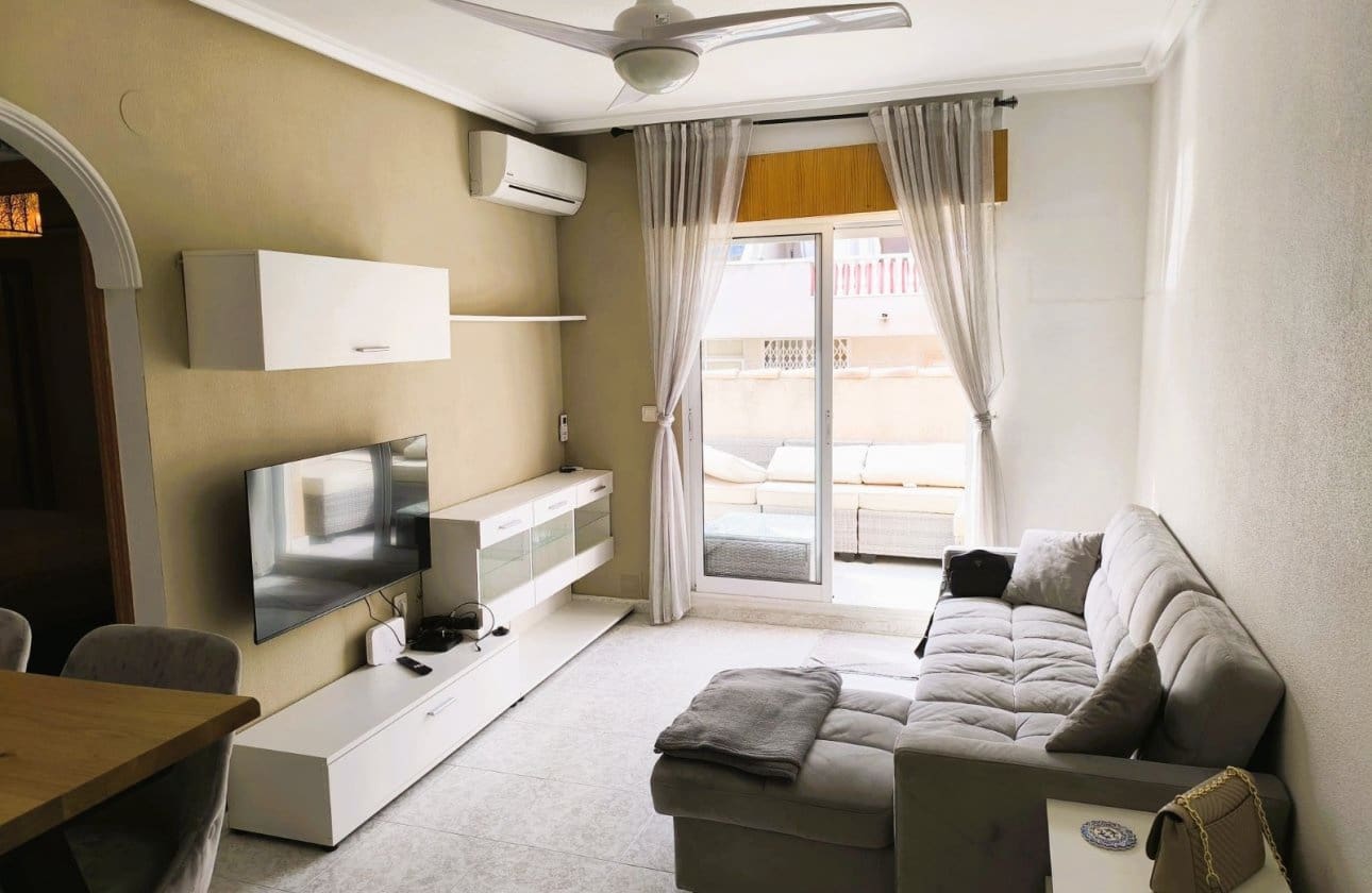 3 soveværelse Strandlejlighed til salg i Torrevieja med swimmingpool garage - € 158.900 (Ref: 9731318)