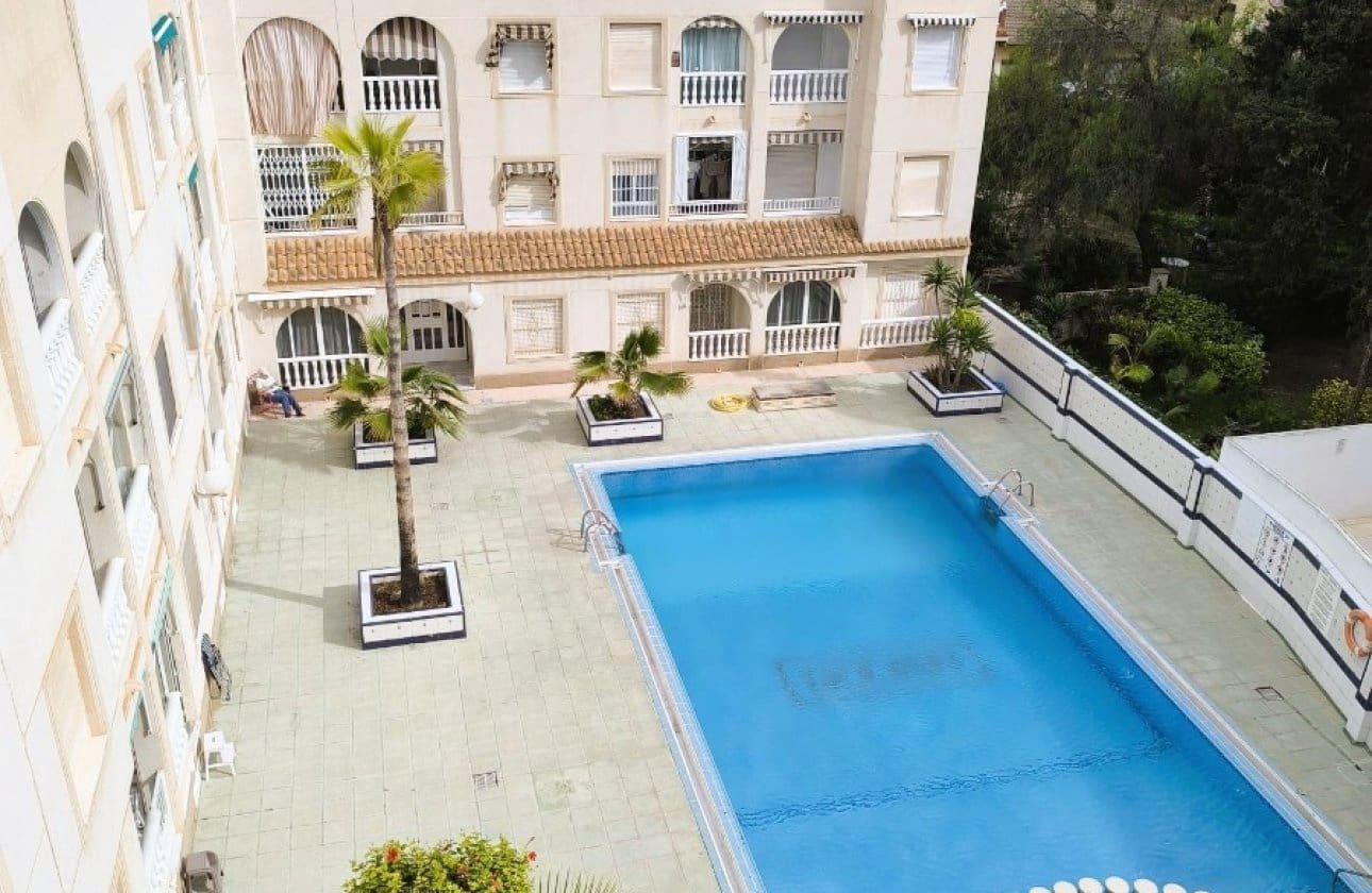 3 soveværelse Strandlejlighed til salg i Torrevieja med swimmingpool garage - € 158.900 (Ref: 9731318)