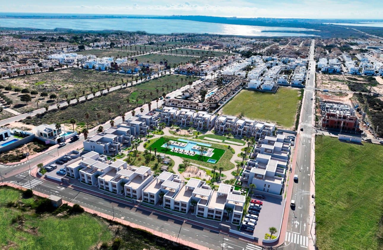 3 makuuhuone Bungalow myytävänä paikassa Ciudad Quesada mukana uima-altaan 
autotalli - 289 000 € (Ref: 9731323)