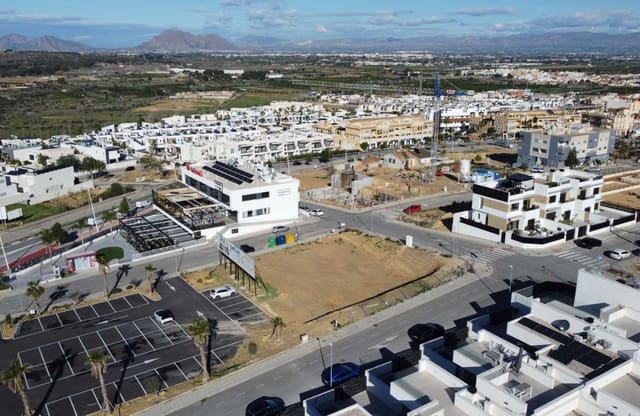 Apartamento de 3 habitaciones en Benijófar en venta con piscina garaje - 349.000 € (Ref: 9731331)