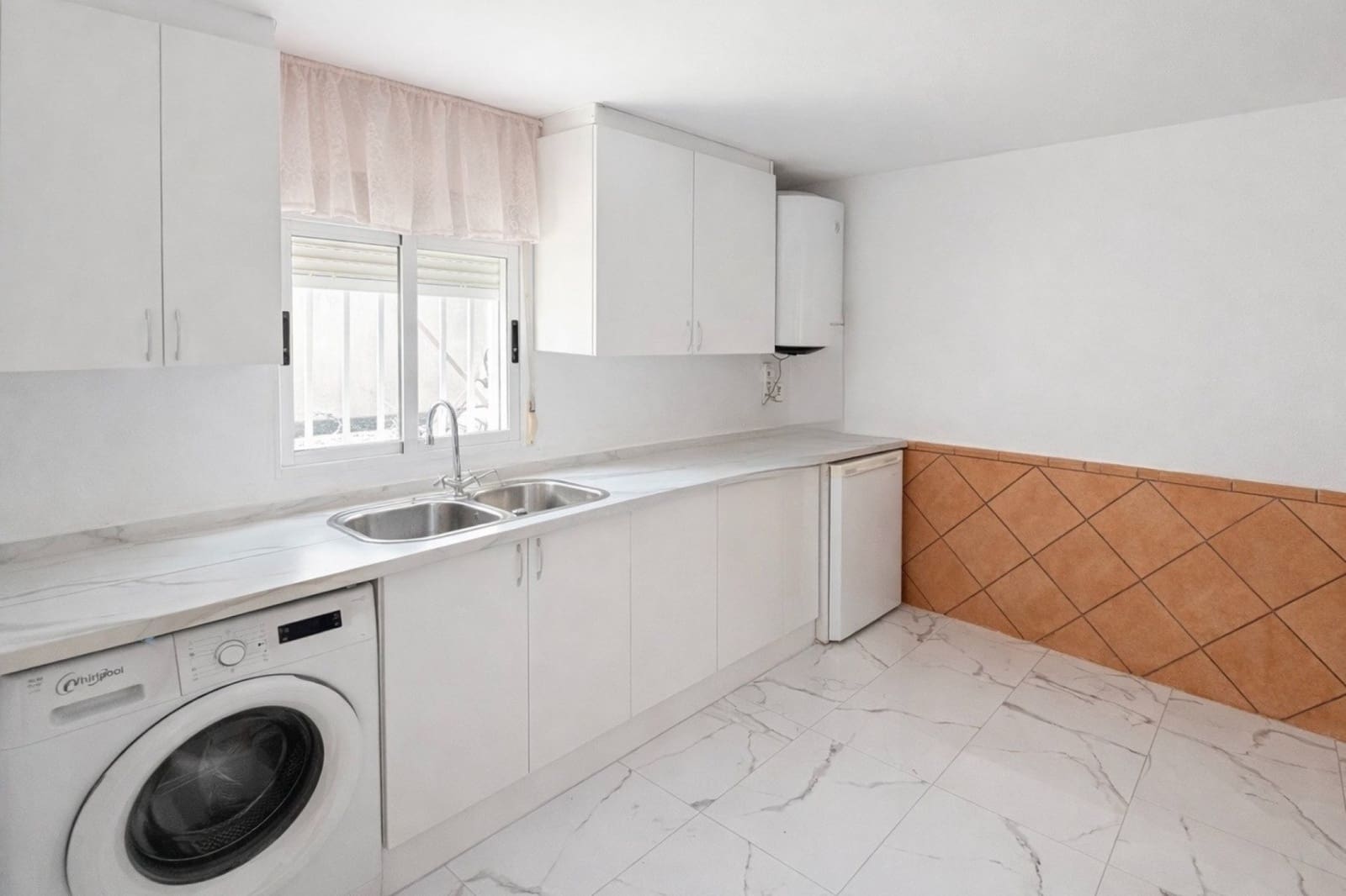 4 bedroom Villa for sale in La Marina with pool garage - € 334,900 (Ref: 9751711)