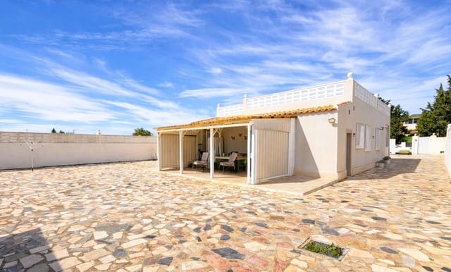 4 soveværelse Villa til salg i La Marina, Elche / Elx med swimmingpool garage - € 334.900 (Ref: 9751711)