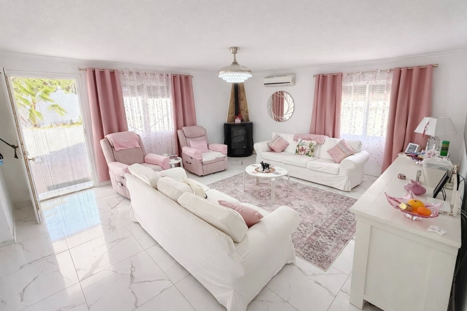 4 bedroom Villa for sale in La Marina with pool garage - € 334,900 (Ref: 9751711)