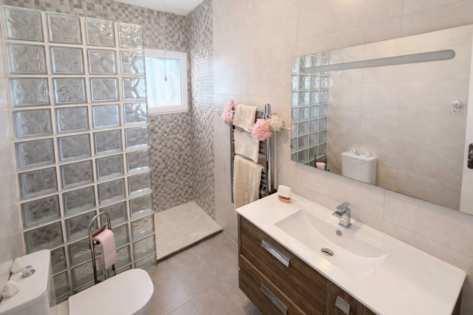 4 bedroom Villa for sale in La Marina with pool garage - € 334,900 (Ref: 9751711)