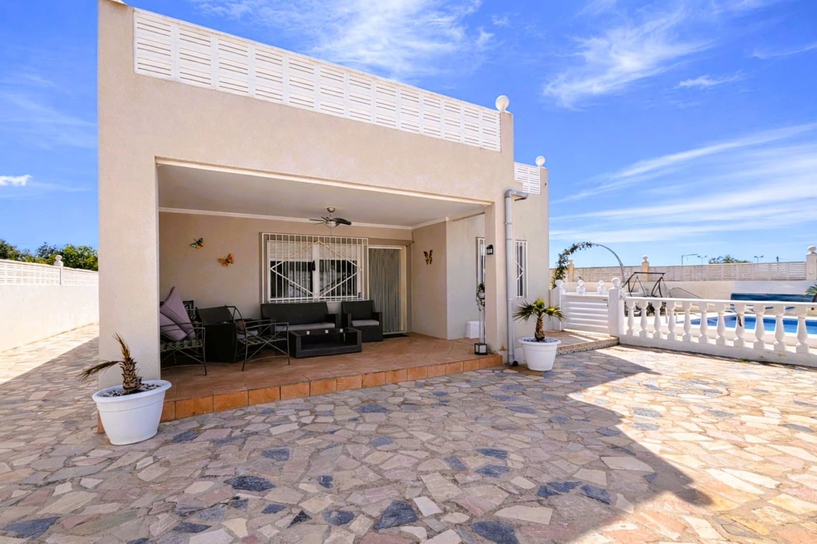4 bedroom Villa for sale in La Marina with pool garage - € 334,900 (Ref: 9751711)