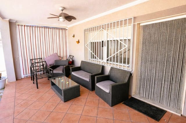 4 soveværelse Villa til salg i La Marina, Elche / Elx med swimmingpool garage - € 334.900 (Ref: 9751711)