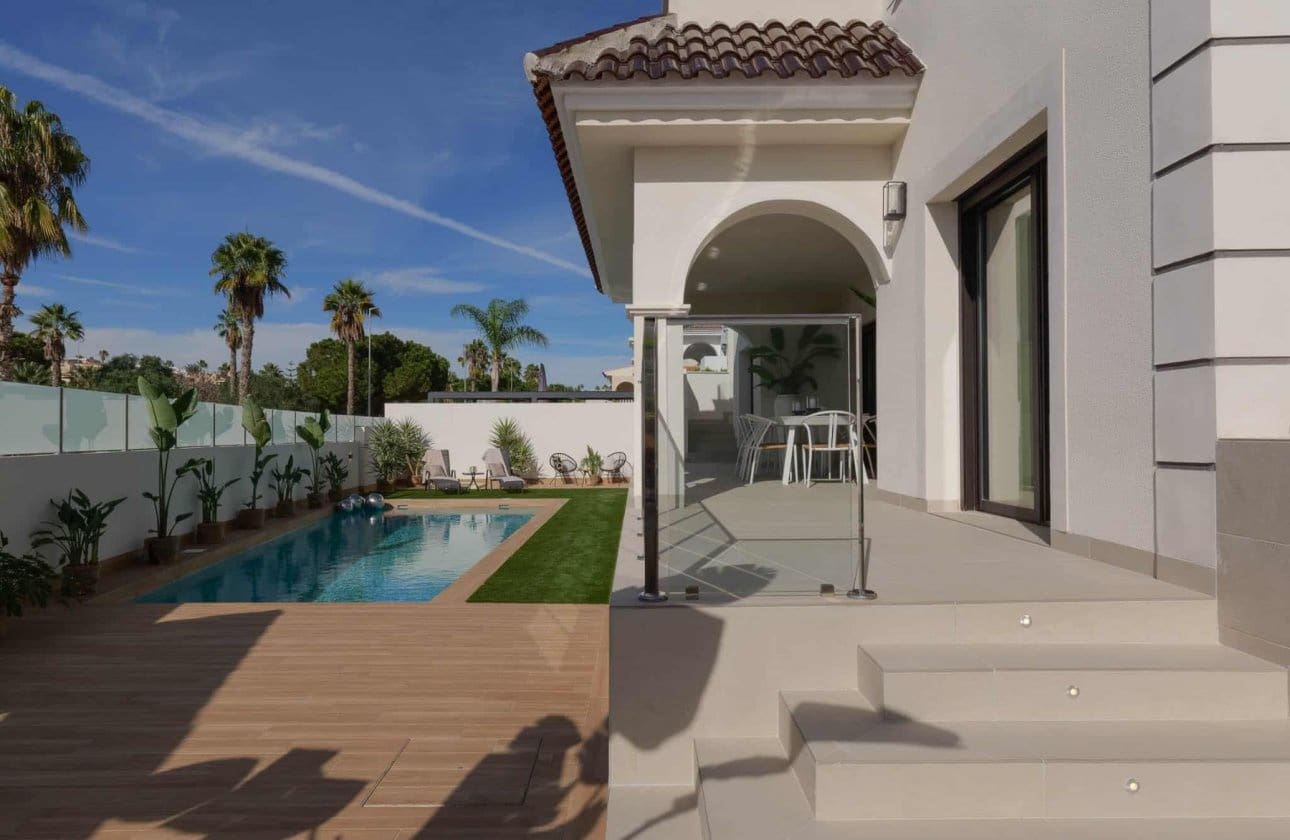 3 camera da letto Villa in vendita in Ciudad Quesada con piscina garage - 871.162 € (Rif: 9758674)