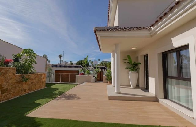 3 soveværelse Villa til salg i Ciudad Quesada, Rojales med swimmingpool - € 871.162 (Ref: 9758674)