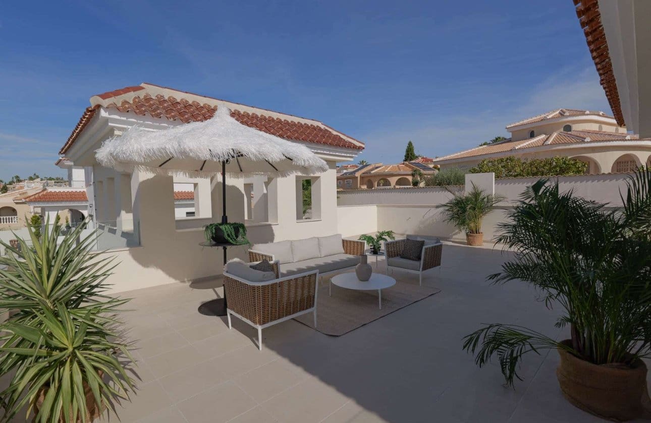 3 camera da letto Villa in vendita in Ciudad Quesada con piscina garage - 871.162 € (Rif: 9758674)