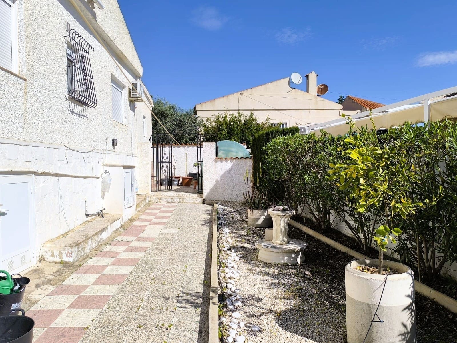 4 bedroom Villa for sale in San Fulgencio with pool garage - € 449,900 (Ref: 9794476)