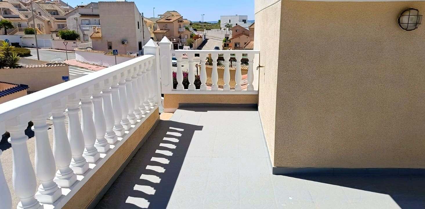 3 sypialnia Willa na sprzedaż w Ciudad Quesada z basenem garażem - 398 900 € (Ref: 9804093)