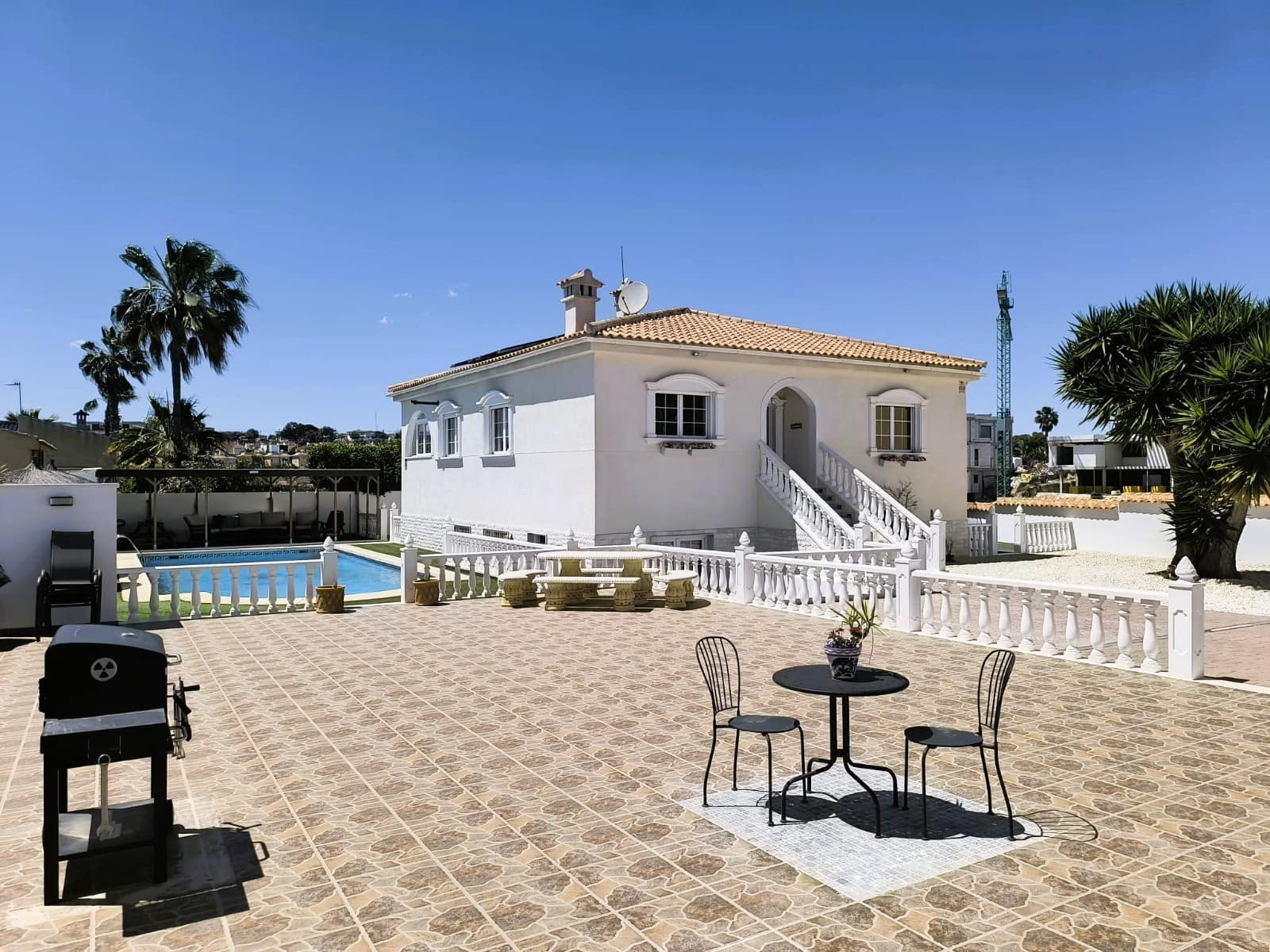 5 sypialnia Willa na sprzedaż w La Marina z basenem garażem - 548 900 € (Ref: 9833578)