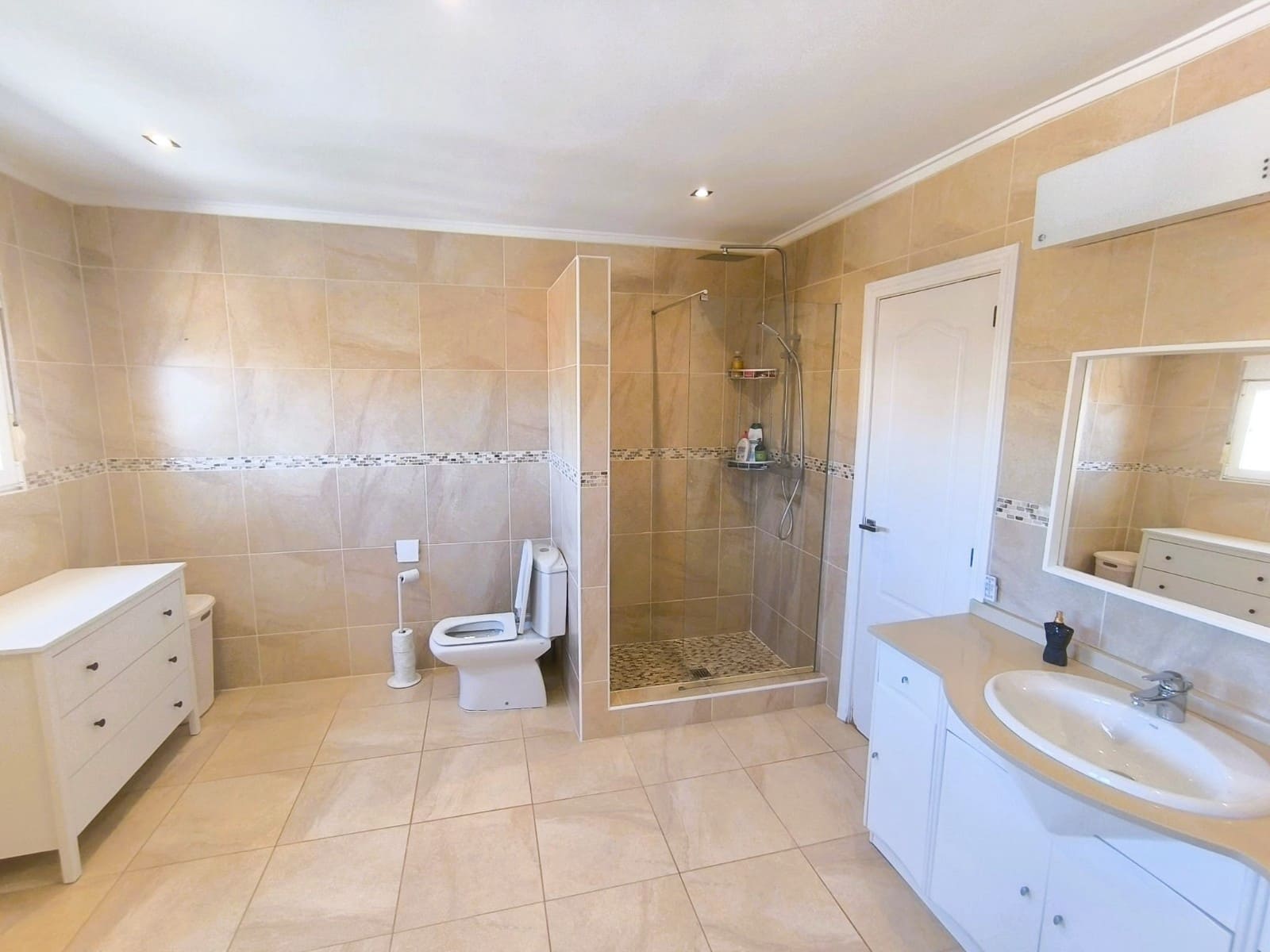 5 sypialnia Willa na sprzedaż w La Marina z basenem garażem - 548 900 € (Ref: 9833578)