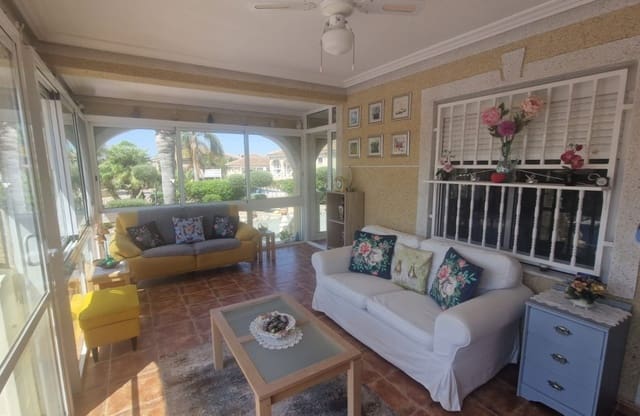 3 soveværelse Villa til salg i Catral med swimmingpool - € 379.900 (Ref: 9851318)