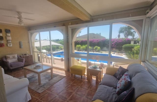 3 soveværelse Villa til salg i Catral med swimmingpool - € 379.900 (Ref: 9851318)