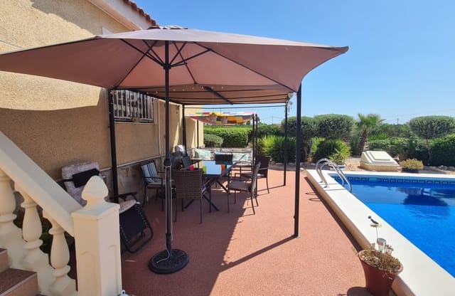 3 soveværelse Villa til salg i Catral med swimmingpool - € 379.900 (Ref: 9851318)