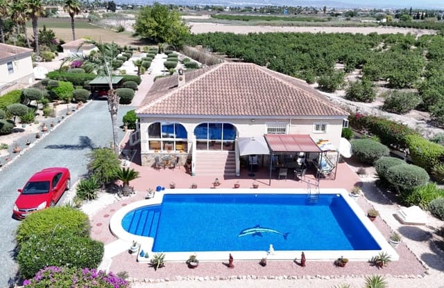 3 soveværelse Villa til salg i Catral med swimmingpool - € 379.900 (Ref: 9851318)