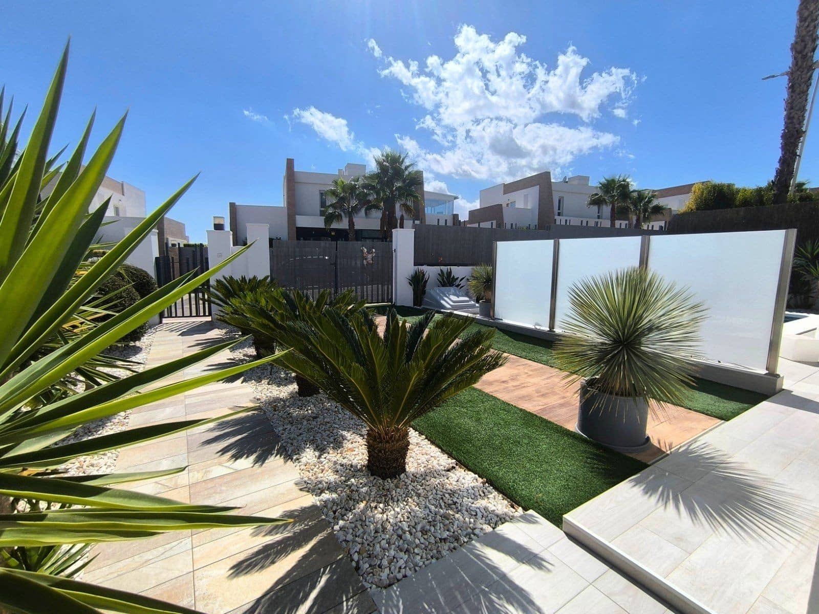 3 soveværelse Villa til salg i Algorfa med swimmingpool garage - € 584.900 (Ref: 9851319)