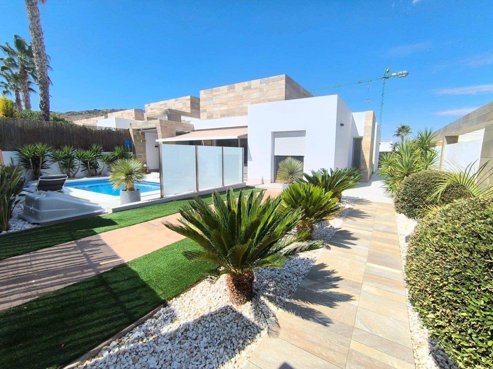 3 soveværelse Villa til salg i Algorfa med swimmingpool garage - € 584.900 (Ref: 9851319)
