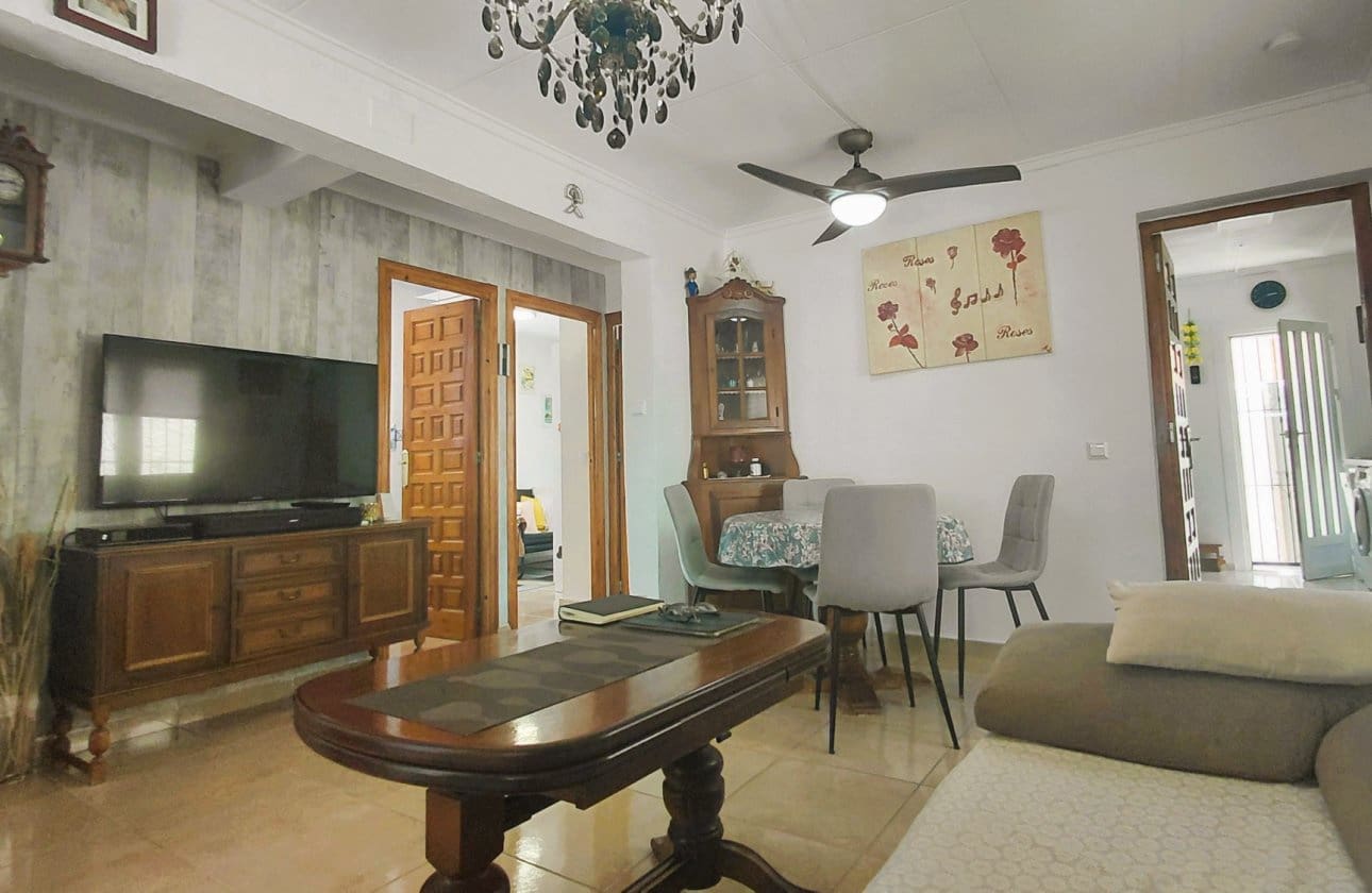 3 bedroom Villa for sale in San Fulgencio with garage - € 245,000 (Ref: 9878264)