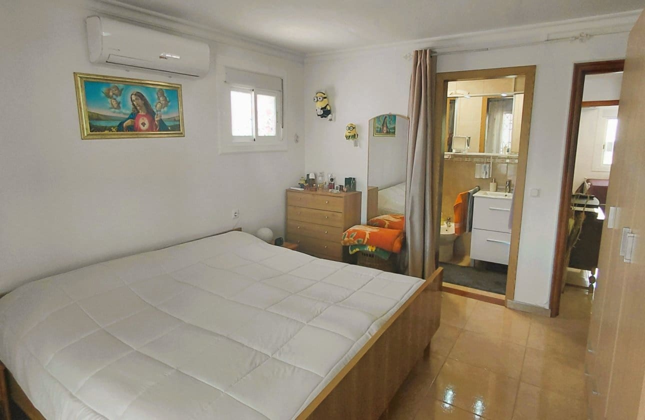 3 bedroom Villa for sale in San Fulgencio with garage - € 245,000 (Ref: 9878264)