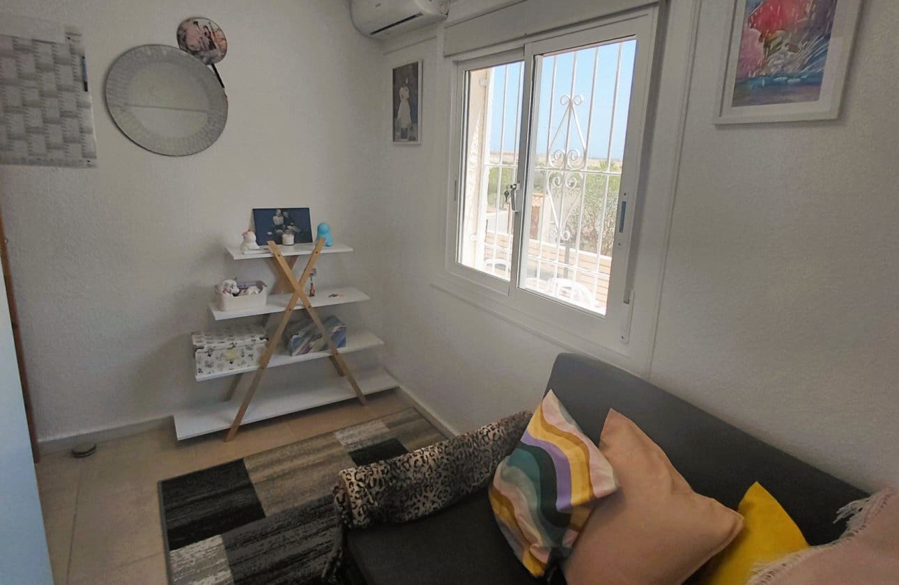 3 bedroom Villa for sale in San Fulgencio with garage - € 245,000 (Ref: 9878264)