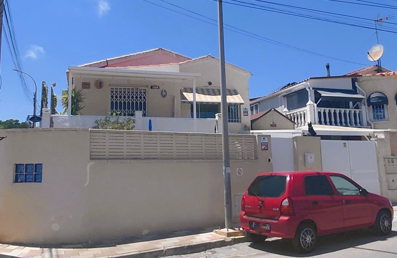 3 bedroom Villa for sale in San Fulgencio with garage - € 245,000 (Ref: 9878264)
