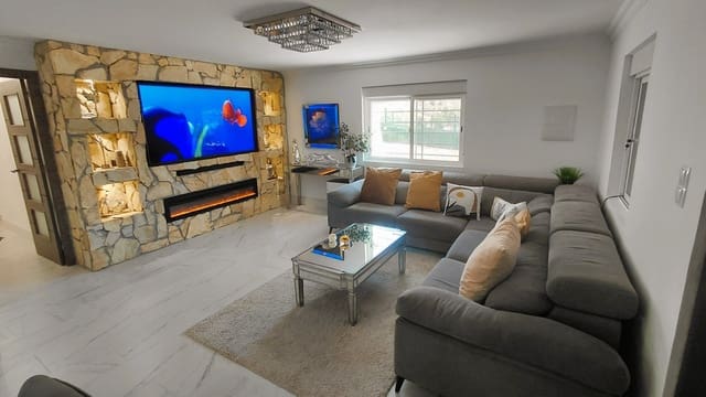 Chalet de 3 habitaciones en Crevillente / Crevillent en venta con piscina garaje - 394.900 € (Ref: 9890055)