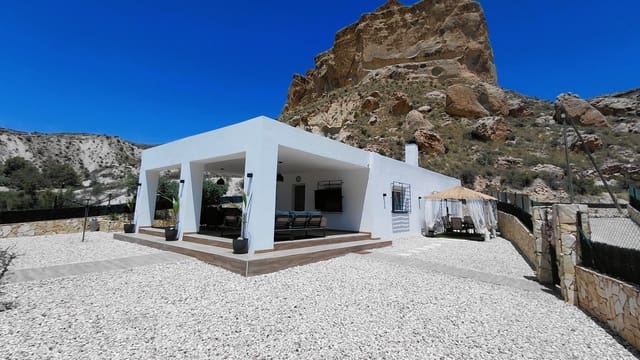 Chalet de 3 habitaciones en Crevillente / Crevillent en venta con piscina garaje - 394.900 € (Ref: 9890055)