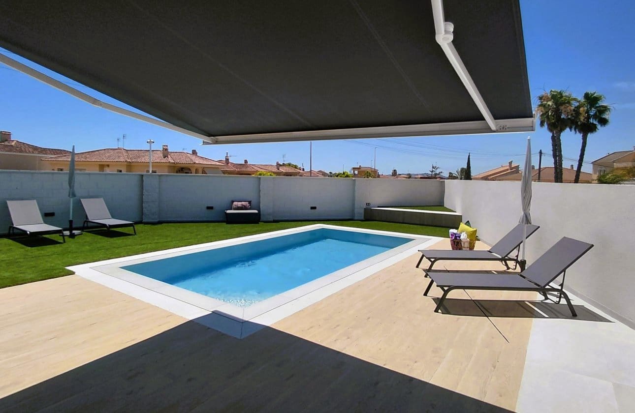 3 chambre Villa/Maison à vendre à San Fulgencio avec piscine garage - 949 900 € (Ref: 9927069)