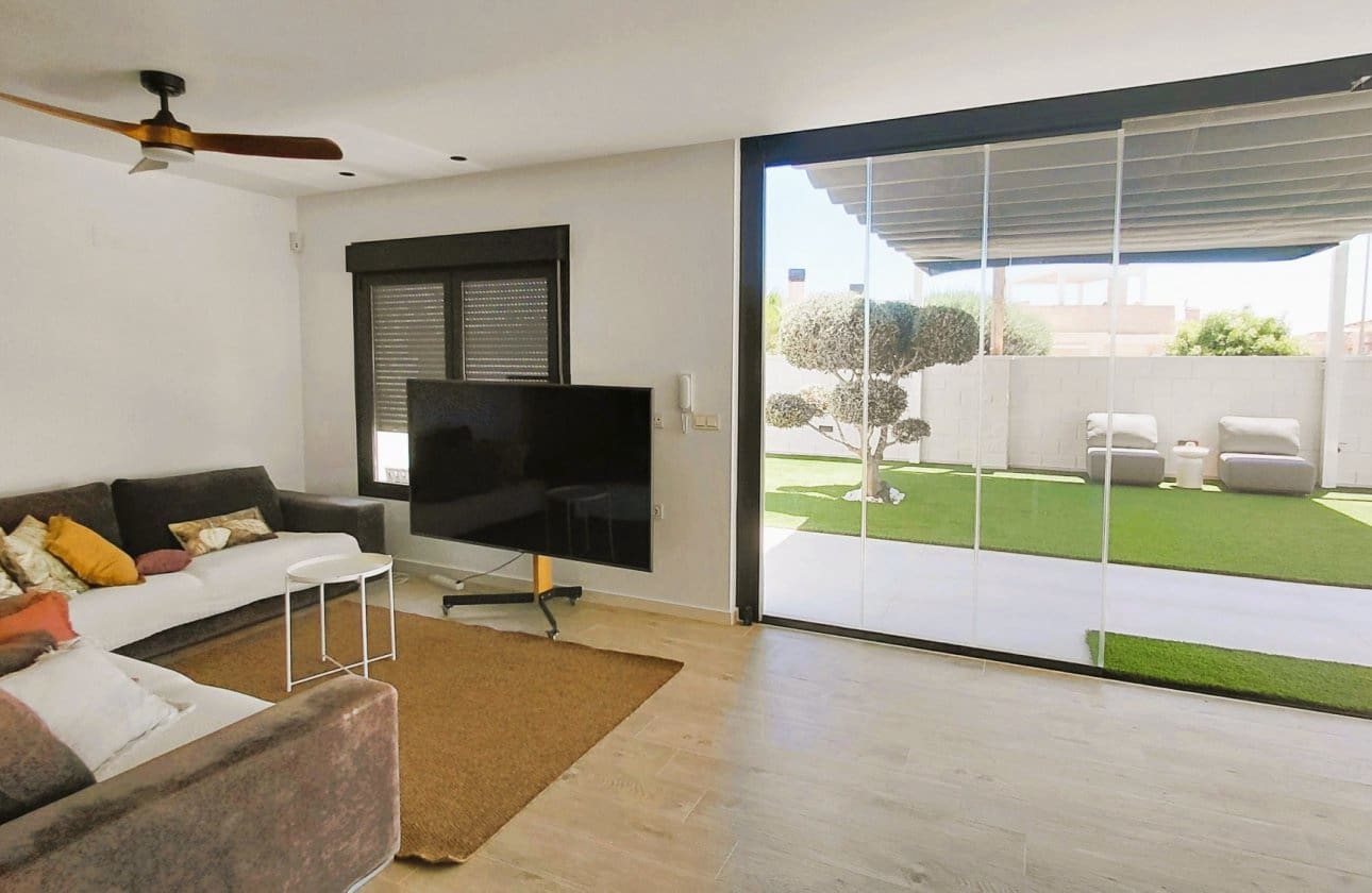 3 chambre Villa/Maison à vendre à San Fulgencio avec piscine garage - 949 900 € (Ref: 9927069)