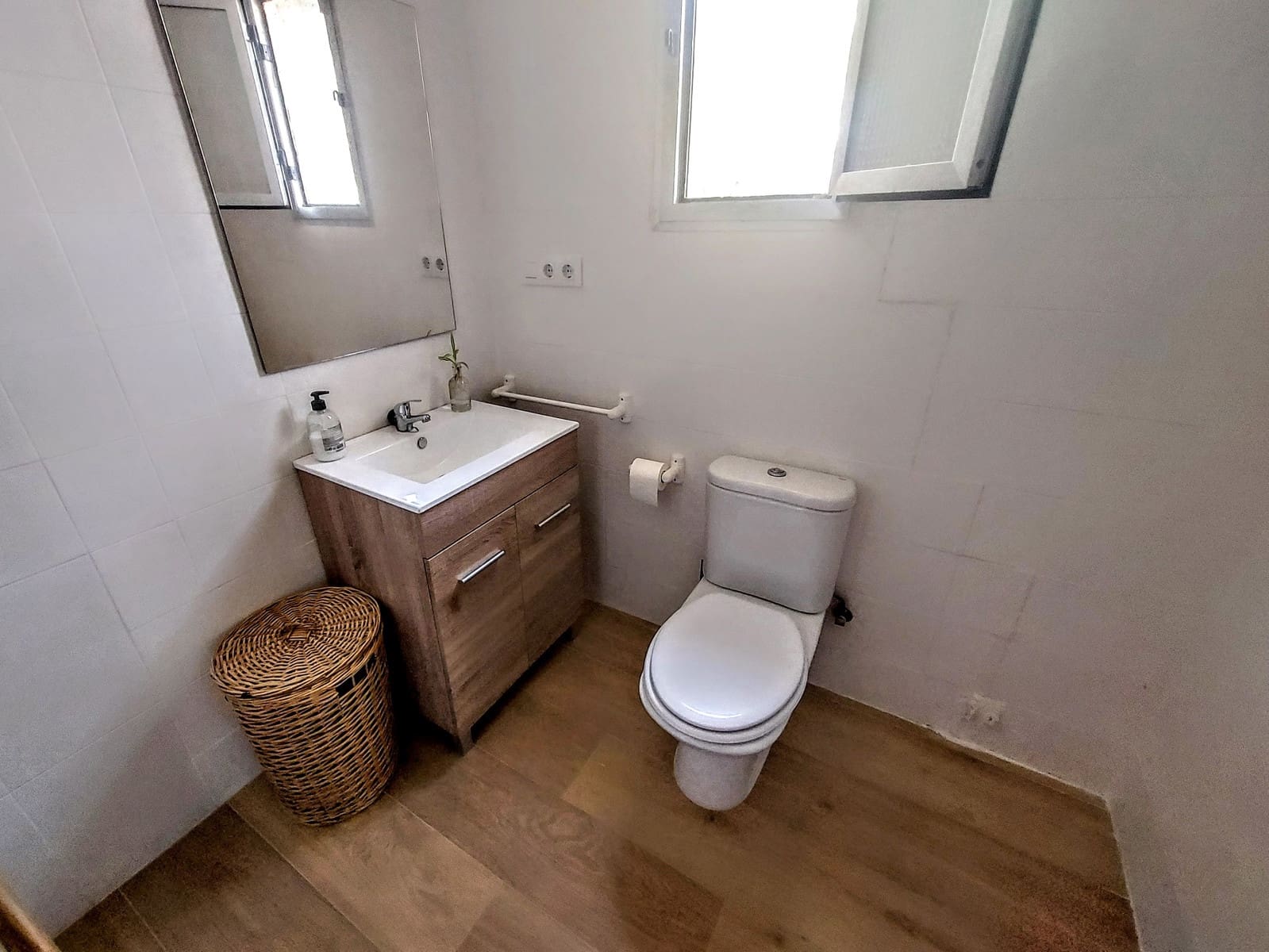 3 slaapkamer Villa te koop in Montserrat met zwembad garage - € 259.000 (Ref: 10003505)