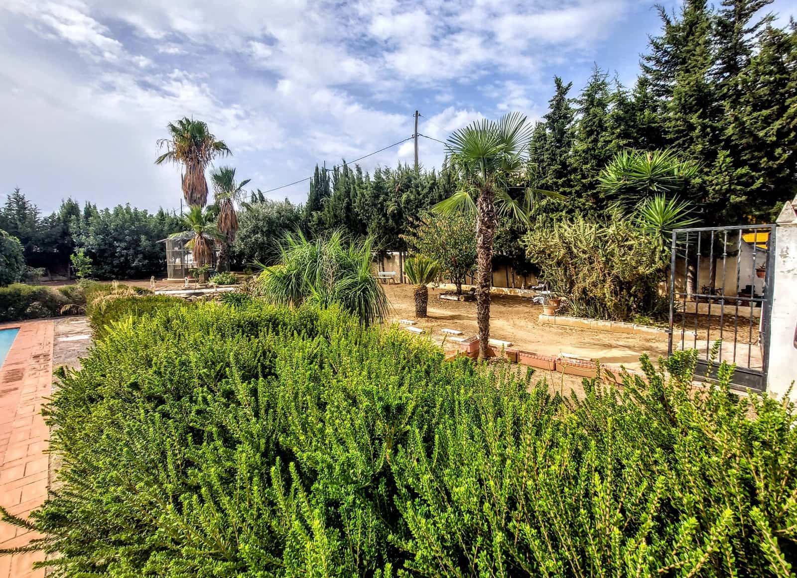 5 bedroom Villa for sale in Catadau with pool - € 298,000 (Ref: 10040697)