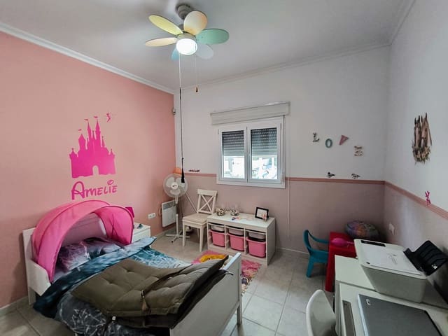 3 soveværelse Villa til salg i Montroy med swimmingpool garage - € 295.000 (Ref: 10044602)