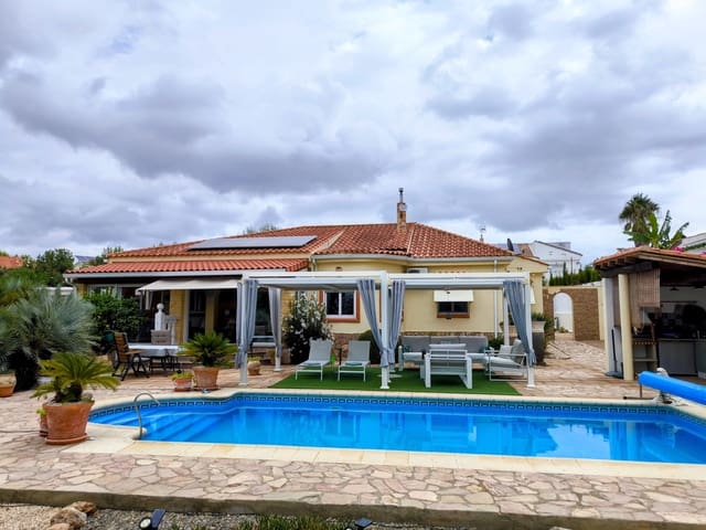 3 soveværelse Villa til salg i Montroy med swimmingpool garage - € 295.000 (Ref: 10044602)