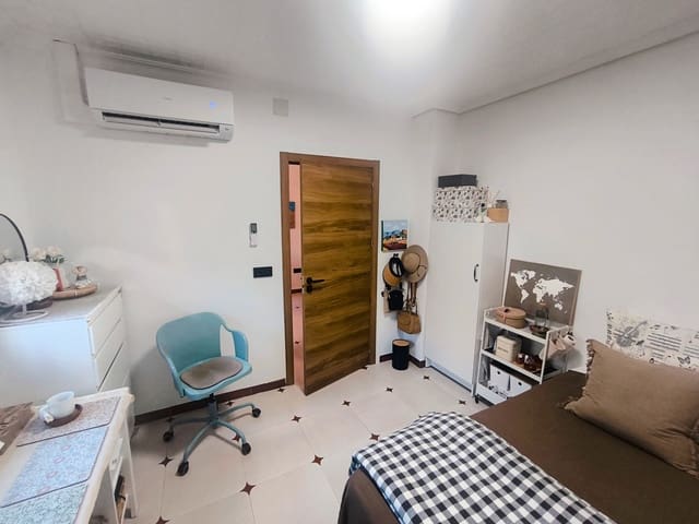5 slaapkamer Huis te koop in Montroy - € 260.000 (Ref: 10046950)
