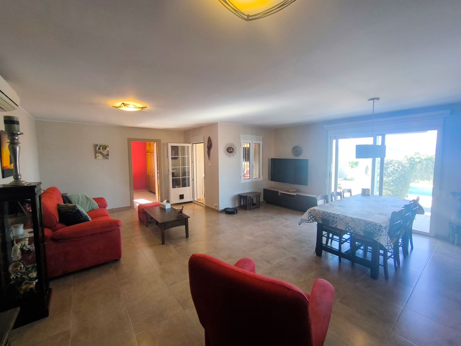 5 bedroom Villa for sale in Turis with pool garage - € 299,950 (Ref: 10048856)