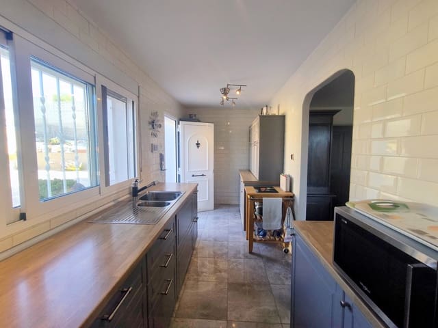 5 soverom Villa til salgs i Turís med svømmebasseng garasje - € 299 950 (Ref: 10048856)