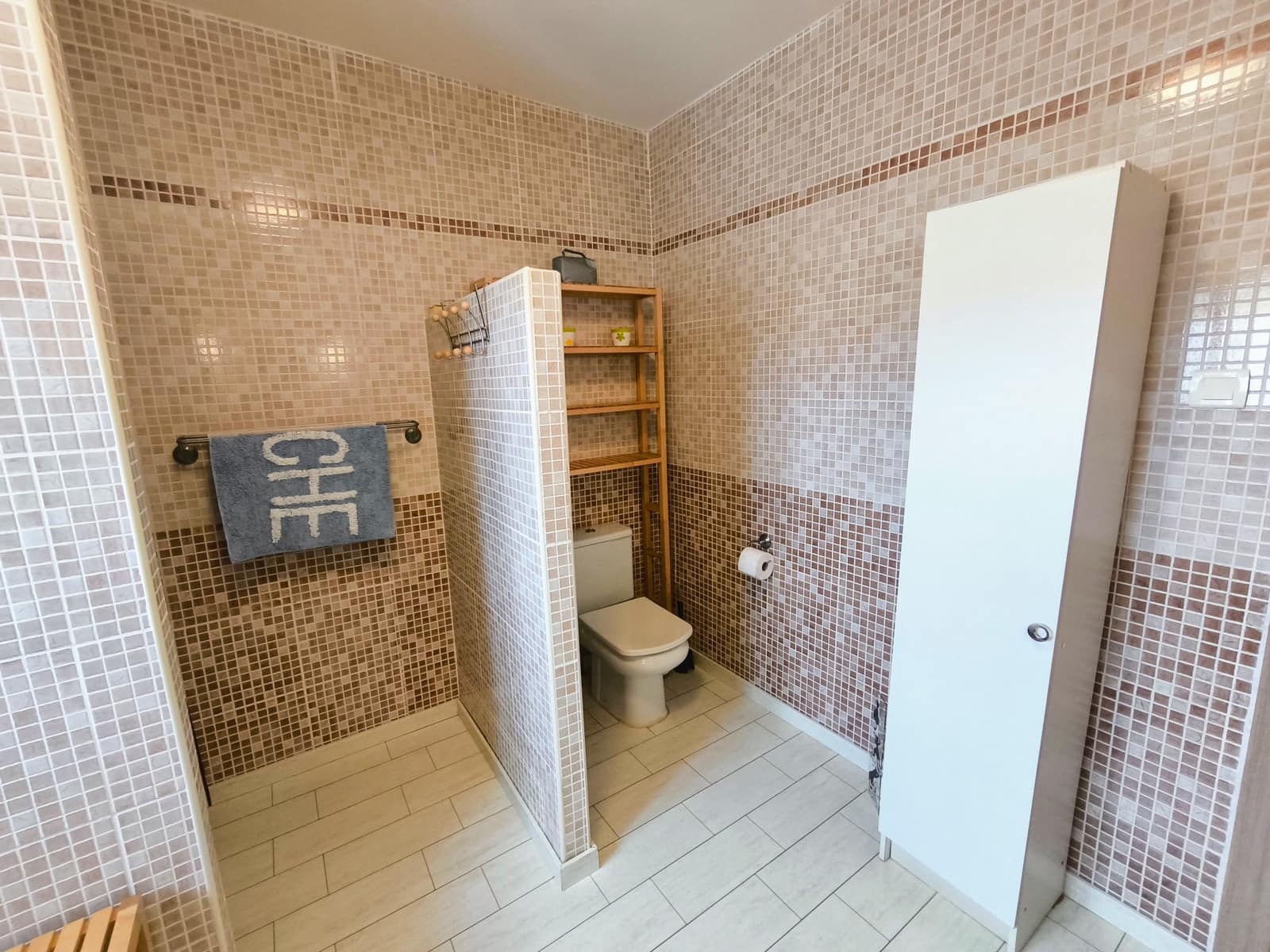5 bedroom Villa for sale in Turis with pool garage - € 299,950 (Ref: 10048856)