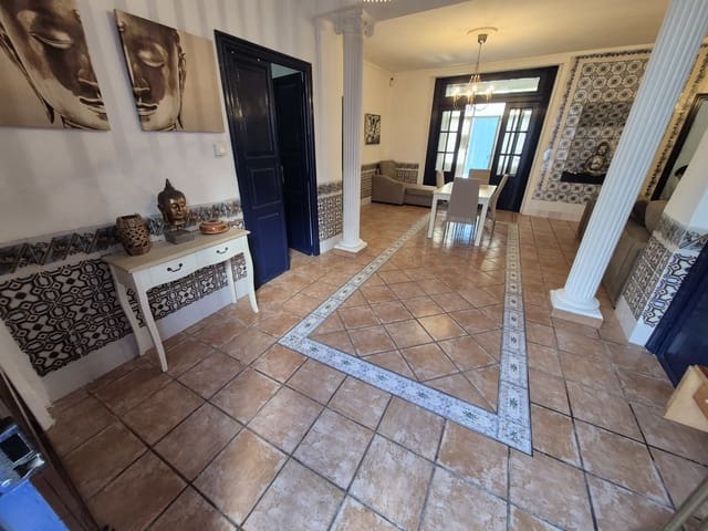4 soveværelse Byhus til salg i Montserrat med garage - € 229.000 (Ref: 10157421)
