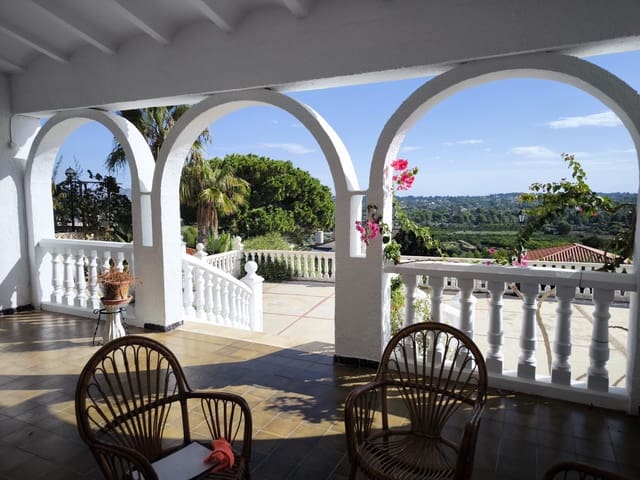 4 soveværelse Villa til salg i Montserrat med swimmingpool garage - € 269.950 (Ref: 10159126)